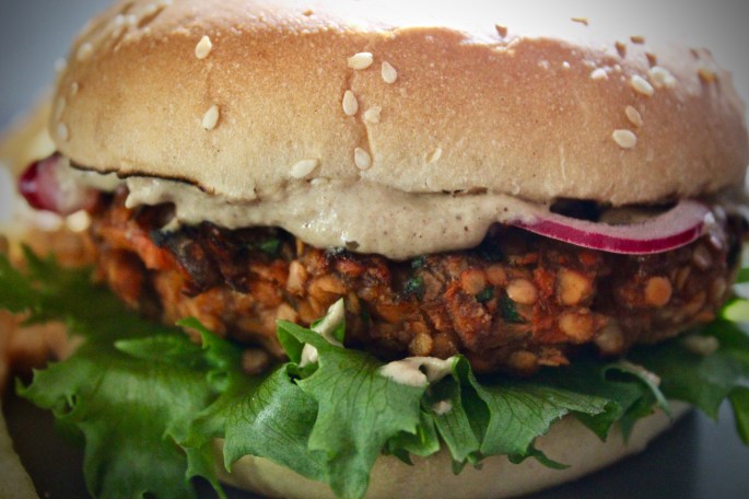 Vegetarburger av røde linser og gulrot 2