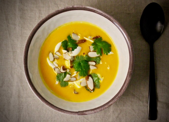 gulrot, appelsing og ingefær suppe