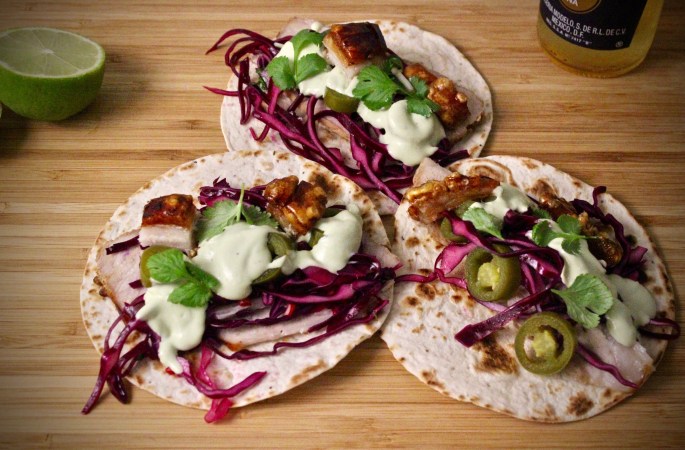 meksikansk ribbe taco rødkål avokadosaus