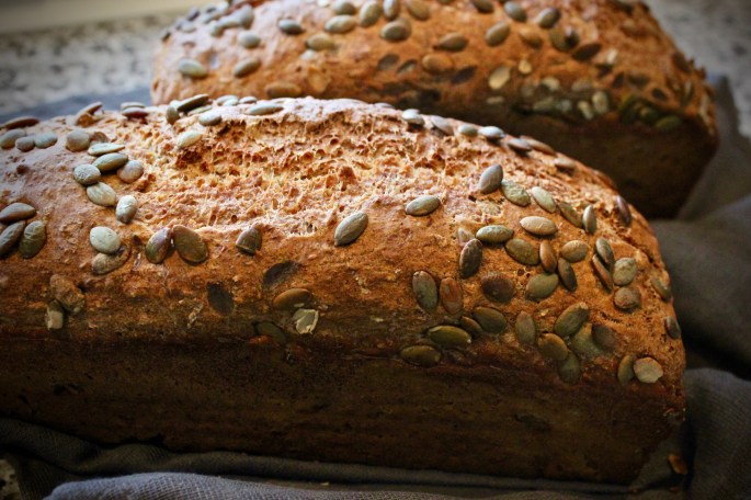 speltbrød med gresskarkjerner