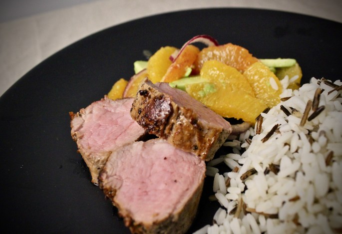 svinefilet med appelsinsaus og avocado- og appelsinsalat 2